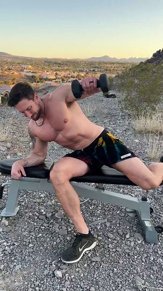 Daily shoulder training strategy that can maximize your growth