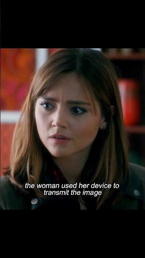 The woman suddenly turned into a two-dimensional being. #movie