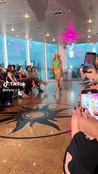 Victoria’s Secret model who? 💚 This was my first time wearing a swimsuit on a runway, and I was so nervous! 💚 #runway #victoriassecret #swimsuit #runwaymodel #runwaywalk #swimwear #fyp #confidence #catwalk #nycmodel