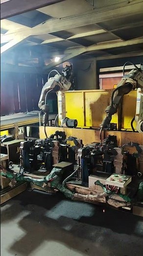 OTC robot welding integrated 3-axis positioner #weldingpositioner #weldingautomation #weldingrobot