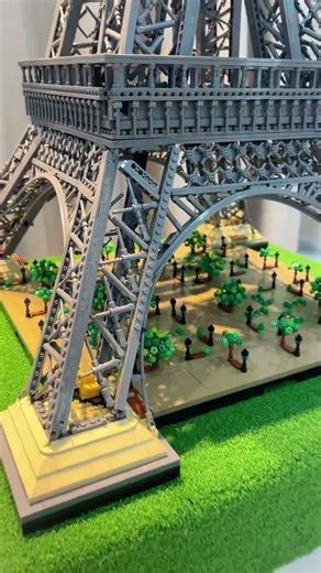 Epic Eiffel Tower Display Model #eiffeltower #brickbuild #architecturemode l#displayset