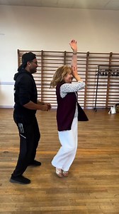 Bailando bachata combination for beginners Today's bachata combo is good for beginners. You can learn basics with variations in the turn. Step by step breakdown 1. Bachata basic 2. Forward back basic 3. Box basic ( Dominican basic) 4. Girl turn 5. Bachata basic 6. Hammer lock for girl on 1234, direction turn or forward turn on 5678 7. Basic in and out 8. Elbow bounce on 1234, turn with hand styling (melting candle) on 5678 9. Stop and go These are the steps from today's combination. These steps 