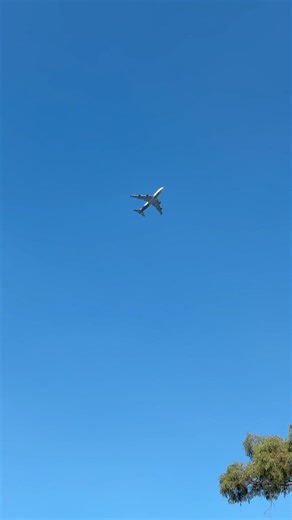 Atlas Air Boeing 747-400 turning over Sydney suburbs bound for RWY16R at Sydney Airport