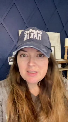 How to create a disappearing text video with GIF in Canva. #postideasf...