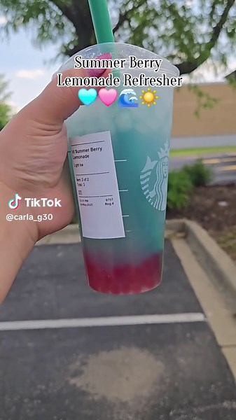Delicious Summer Berry Refresher from Starbucks