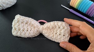 Hi! This is crochet a bow hair ties tutorial. 💕🎁 Step by step. I hope you enjoy the content. If you like my fanpage, please follow, leave a comment and share videos. Thank you for your support! 💖💖💖 #crochethairties #crochetbowhairties #crochetdiy #crochetprojects #diyprojects | Crochet & Crafts Therapy