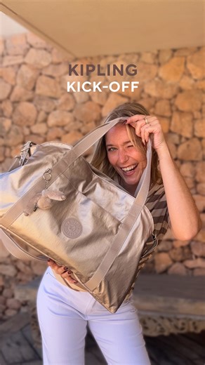 🎨Bereit für Farbe, Spaß und Funktion? Die neuen Kipling Taschen sind da – und bringen frischen Wind in deinen Alltag! Ob knallige Töne, sanfte Pastells oder klassische Styles: Hier findest du für jeden Moment und jedes Outfit die perfekte Begleitung. 👝 Leicht, praktisch und immer ein Hingucker – entdecke die Vielfalt und lass dich inspirieren, deinen Look mit einem Farbtupfer aufzupeppen. ✨ Damit du perfekt ausgestattet bist, schau doch mal was wir heute im Tagesangebot 350970 haben! 💫 Welche