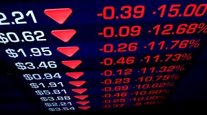 US recession fears see the Australian share market dive by close to 3 per cent extending the falls it made on Friday. | Sky News Australia