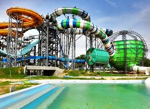 The First Cartoon Network Waterpark In The World Presents The Humungaslide