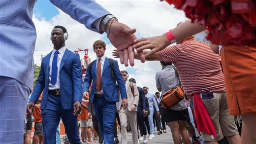 Texas football: Arch Manning throws first collegiate TD vs. Colorado State