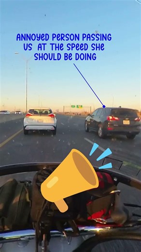 ENTITLED LADY ENDANGERS EVERYONE #automobile #dangerousdriving #badpeople