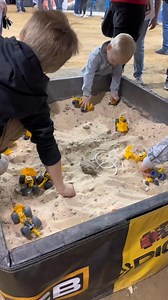 Kicking the weekend off right, with the Monster Jam Pit Party 🎉 📲: https://youtube.com/live/MrWvU4IzVm8 | Monster Jam