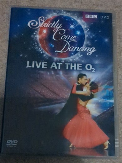 The DVD Review Episode 298: Strictly Come Dancing Live At The O2 2009 DVD. This is for @Zoelouise, @Stella VM9🐐🇳🇱, @dragosnec11, @Zaid Alrashed, @Lynz Anderson and @Stephen_Marshall2007.