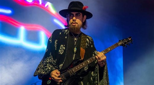 Dave Navarro embarks on new journey after Jane’s Addiction tour cancellation