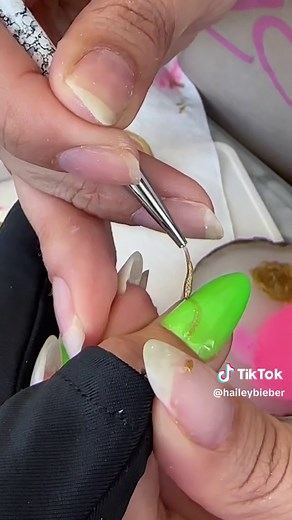 Hailey Bieber Red Nails Fashion - Zola Ganzorigt & D'Lucca