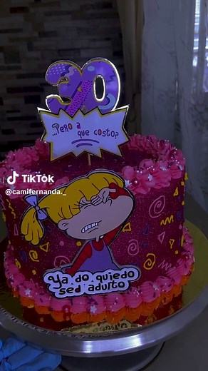 Pastel de Angelica Pickles en Color Fucsia con Glitter | Rugrats Nickelodeon