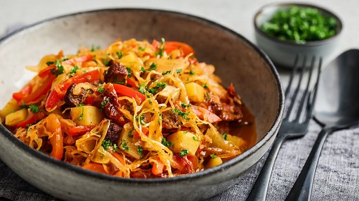 Kartoffel-Sauerkraut-Pfanne mit Räuchertofu