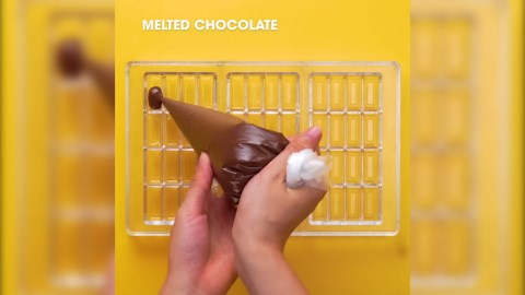 Green floral cake and creative Lay’s inspired cake