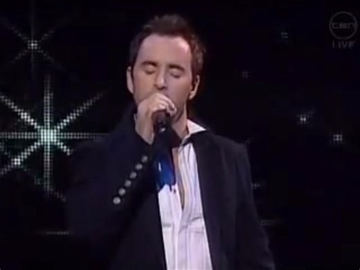 Nessun Dorma at The Opera House. Wow as I embark on my new ‘Ireland orchestrated’ concerts- look what popped up, a blast from the past, from another time I performed with an orchestra! Wow - good times. Want to see a show? Go to www.damienleith.com/tours | Damien Leith