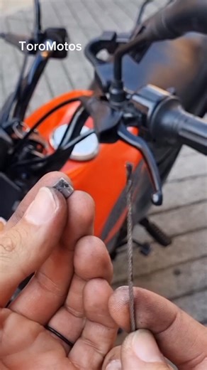 Como cambiar el cable del clutch de una moto #toromotos | Toro Motos