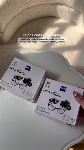 Zeiss Lens Cleaning Wipes are not just for glasses — they’re perfect for cameras, phones, and screens too. Pre-moistened, individually packed, and super convenient for travel or everyday use. Also a great practical gift idea for friends, family, or anyone who loves keeping their lenses spotless. ✨ #zeiss #lenscleaner #lenswipes #eyeglasswipes #giftideas
