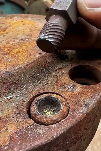Metal Crafting: DIY Art from Recycled Materials