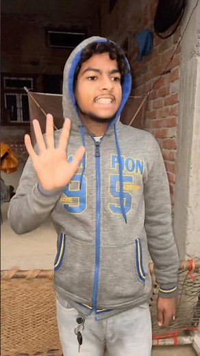 Purana sweater aur jagiya🦺🔥| Indian family😂|| #shorts #indian #relatable #sweater #winter