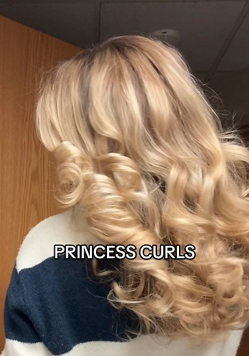 Overnight Heatless Sock Blowout: Princess Curls Made Easy