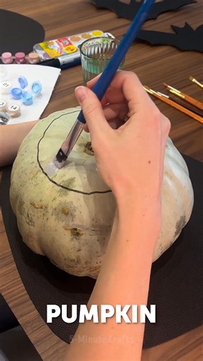 Spooky Pumpkin Eye for Halloween 👻 | 5-Minute Crafts