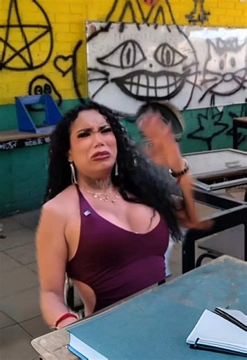 Vender desodorantes de méxico sería buen negocio 🤢 #paolitasuarez #lasperdidas #humor #secundaria #axilas