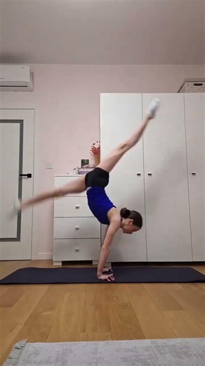 在家挑战核心力量与灵活性，提升身体素质