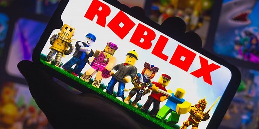 How to redeem a Roblox gift card in 2 different ways, so you can buy in-game accessories and upgrades