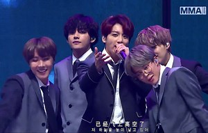 【BTS】《Boy With Luv》mma超清中字｜你的每一张照片 都想放在我枕边_哔哩哔哩_bilibili