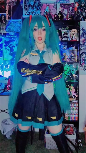 #hatsunemiku // this cosplay has officially been sold 🫡 godspeed soldier you treated me good // #hatsunemikucosplay #vocaloidcosplay #vocaloid