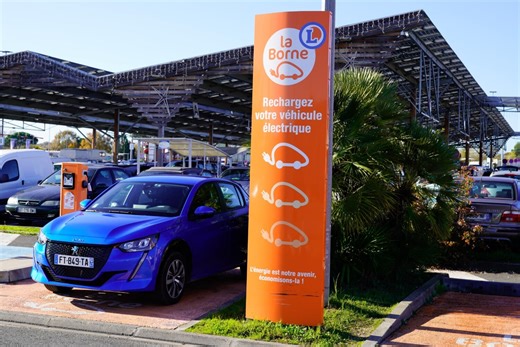 Leclerc lance Charge E-Lec : pour une recharge électrique moins chère ?