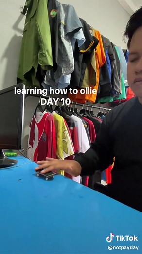 Mastering the Ollie Trick in Fingerboarding