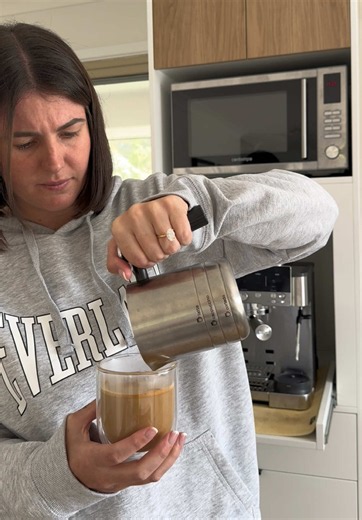 Latte Art Tutorial: How to Froth Milk for Better Latte Art