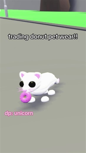 trading donut pet wear from the admin abuse!#Adoptme #fyp #cutecore