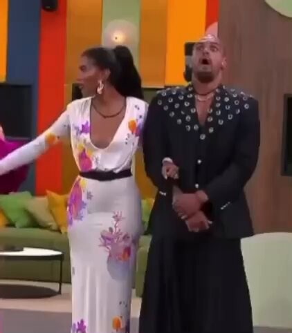 Hate him or love him, this man is just made for reality tv. You rarely see that nowadays. Lmao