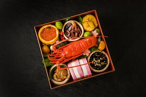 重箱入りのおせちの消費税は10％か8％か、目前に迫る消費税増税と軽減税率