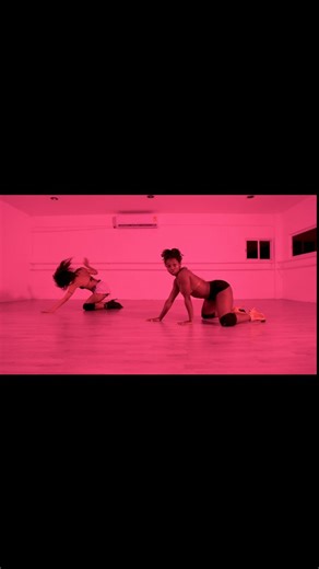 𝕯єє (瑞涵） on Instagram: "I’m the storm he prays for and the 🔥 he can’t survive 🎥: @feellikedancingpdc 💃🏻🧠: @lu_lucas22 ~•~•~• #dance #danceclass #dancevideo #dancereels #choreography #choreo #expression #explore #creative #artist #flow #reggaeton #heelsdancing #heels #heelsclass #heelsaddict #heelschoreography #sensualdance #sensual #womanartist"