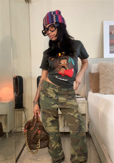 On Friday’s we go @STRIPT 🍒 • 'Betty Boop vintage tee'-size small• #fyp #ootd #whatimwearing #streetstyle #striptofficial