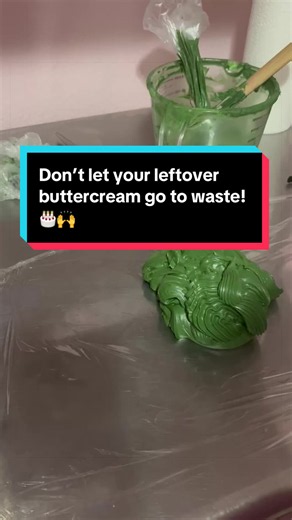 Here’s how I store mine so I can reuse it for future orders: ✨ Place the leftover buttercream onto plastic wrap ✨ Fold and wrap it securely ✨ Label it with the flavor date ✨ Wrap it again for extra protection ✨ Store it in the fridge or freezer depending on when you’ll need it For leftover buttercream in piping bags, I clean the piping tips, place the bags in a labeled Ziploc, and keep them ready for the next time I need that color. If I know I’m using it the next day, I typically keep mine at r