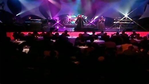 CHAKA KHAN –Live– — “I'll Be Around” | Chaka Khan – Chaka Khan Live / 2000