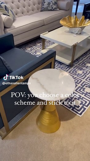 We love a good color scheme 🙌 Need help bringing a room in your home together? Reach out and let our design team guide you. Ethan Allen Tampa design services are always complimentary 😌 #TampaInteriorDesign #TampaBayHomes #InteriorDesign #virtualdesignservices #tampahome #homedecor #homeinspo #homedecorinspo