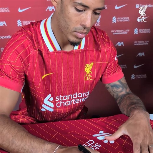 899K views · 10K reactions | To celebrate VVD signing a new contract, we're giving you the opportunity to win an LFC 24/25 home shirt signed by our captain ✍️ ➡️ https://lfc.tv/4jHv8Rf | Liverpool FC | Facebook