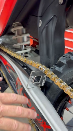 Jay Clark DirtBikeTV on Instagram: "Chain Slack tool from @worksconnection makes it easier 珞 #diy Go to our LinkTree in profile for latest videos, stories & discount links. @ridedunlop @wisecopistoninc @prox_racing_parts @jepistons @fmf73 @decalworks @odi_moto @unifilter @worksconnection @rekluse_motorsports @cometicgasket @klotz1959 @motionpro @onxoffroad @cardosystems @vintco_usa @mxplastics #dirtbike #enduro #2stroke #motocross #mx #sx #enduro #dualsport"
