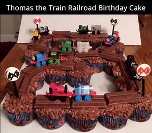 214K views · 3.8K reactions | THOMAS THE TRAIN CUPCAKE CAKE....how...