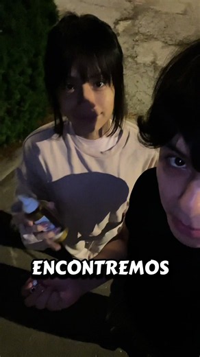 Decorando las calles con ojitos #date #dateidea #datenight #novios #parejas