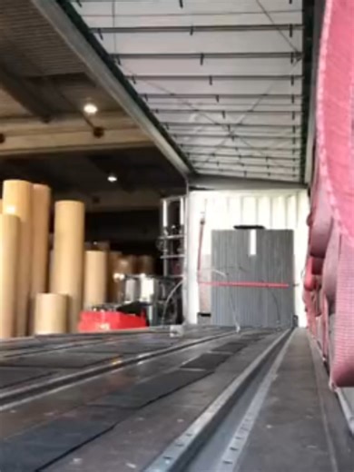 Загрузка рулонов бумаги: процесс и детали работы